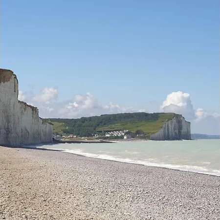 Rez De Jardin Vue Costa Bella アパート *